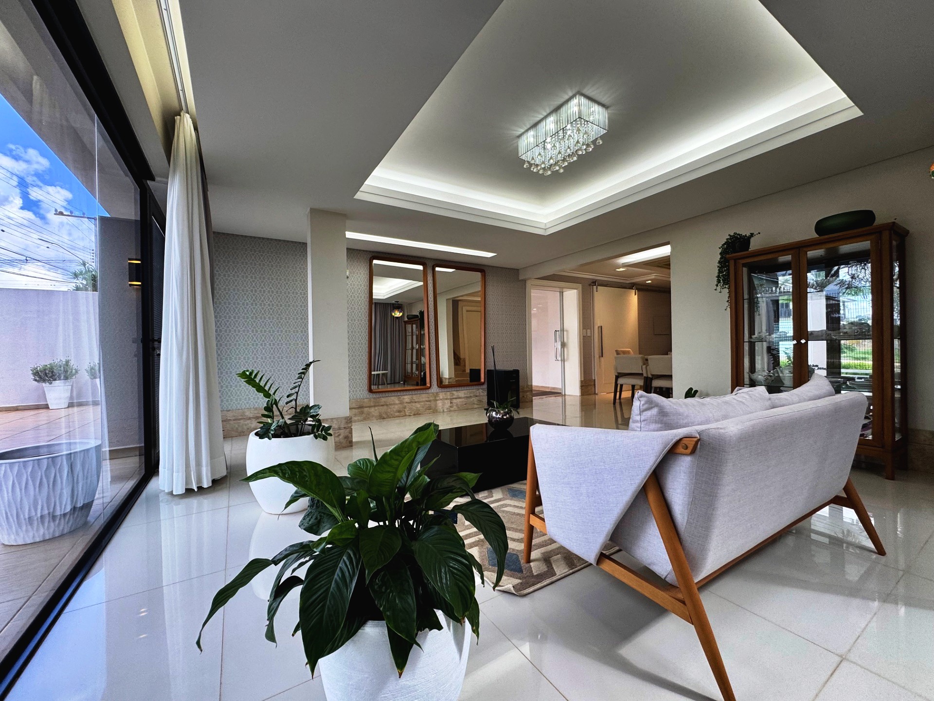 Casa com 05 quartos sendo 02 suítes/piscina aquecida/salão de festas – foto 8